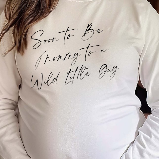 T-shirt Maman-to-be moderne, Un thème sauvage, Baby Boy Sh (Soon to Be Mommy to a Wild Little Guy. Baby Guy Shower T-shirt.)