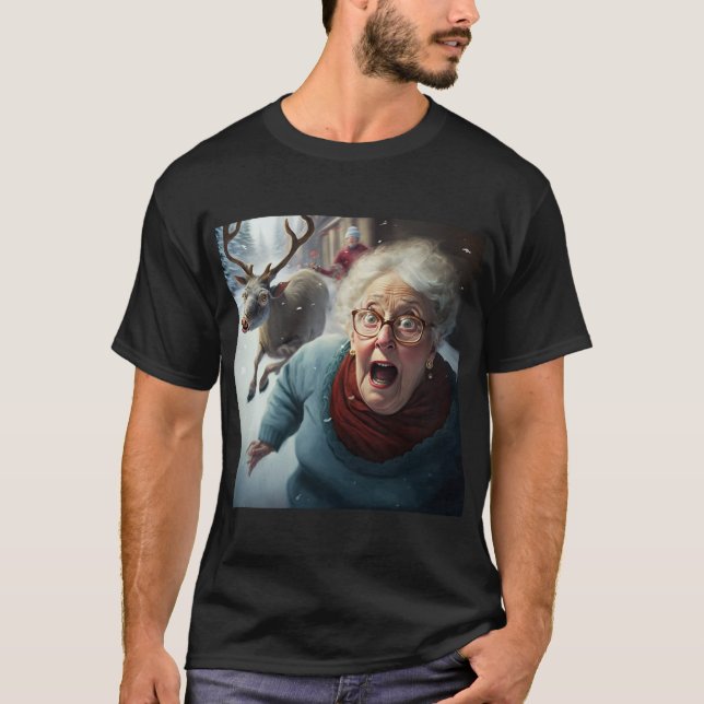 T-shirt Mamie a été renversée par des rennes pendant Noël (Devant)
