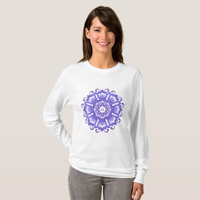 T-shirt Mandala violet floral. Monogramme (Devant entier)