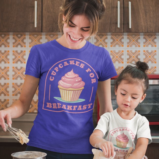 T-shirt Mangez des gâteaux pour le petit-déjeuner (Créateur téléchargé)