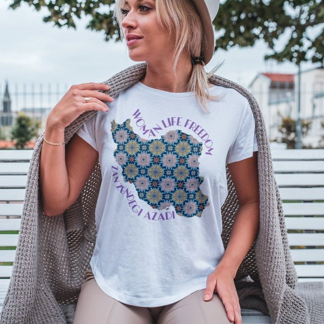 T-shirt Manifestation pour la liberté de la femme | Violet (Woman Life Freedom Protest | Flowers Violet T-Shirt)