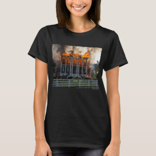 T-shirt Manoir Antebellum Un incendie éclate à la statio