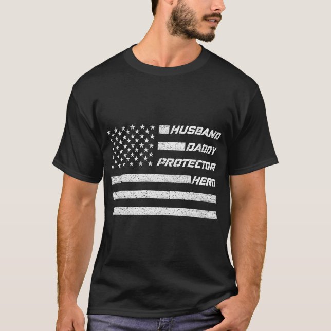 T-shirt Mari Daddy Protector Héros Drapeau américain Pères (Devant)
