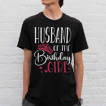T-shirt Mari de la fille d'anniversaire Famille personnali<br><div class="desc">Vous cherchez une façon unique de montrer votre soutien à votre femme pour son anniversaire? Ne cherchez pas plus loin que nos chemises personnalisées de jumelage de famille! Chaque chemise est faite uniquement pour votre femme et comporte son nom et la date de son anniversaire sur le dos. De plus,...</div>