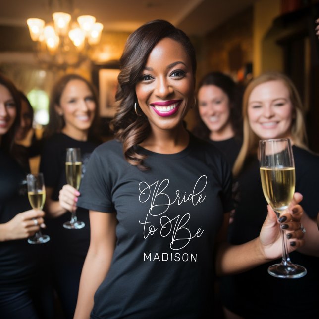 T-shirt Mariée à être blanc Script moderne mariage personn (Créateur téléchargé)