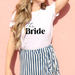 T-shirt Mariée Moderne Rétro Bachelorette Party Chemise Bl<br><div class="desc">Une chemise classique minimaliste moderne rétro de la fête de la bachelorette parfaite pour la mariée. Associez-le à notre chemise de soirée de bachelor Groom correspondante pour l'événement parfait.</div>
