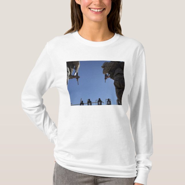 T-shirt Marines change de magazines en plein feu (Devant)