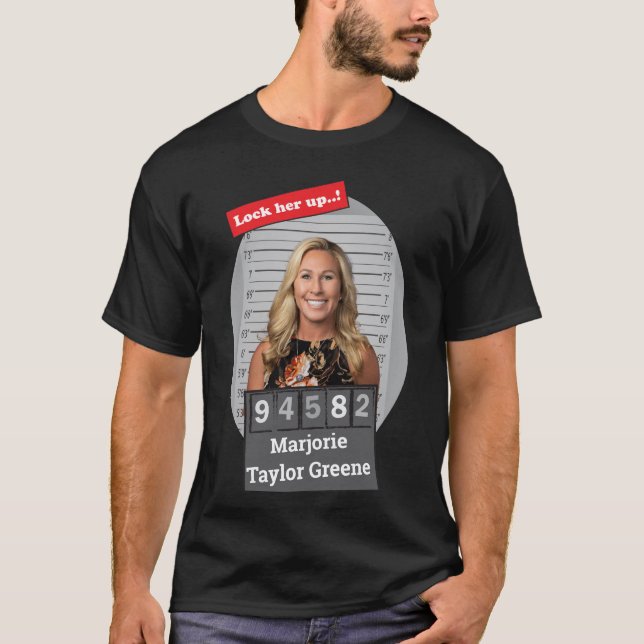 T-shirt Marjorie Taylor Greene 🤣 Funny Mugshot Novel (Devant)