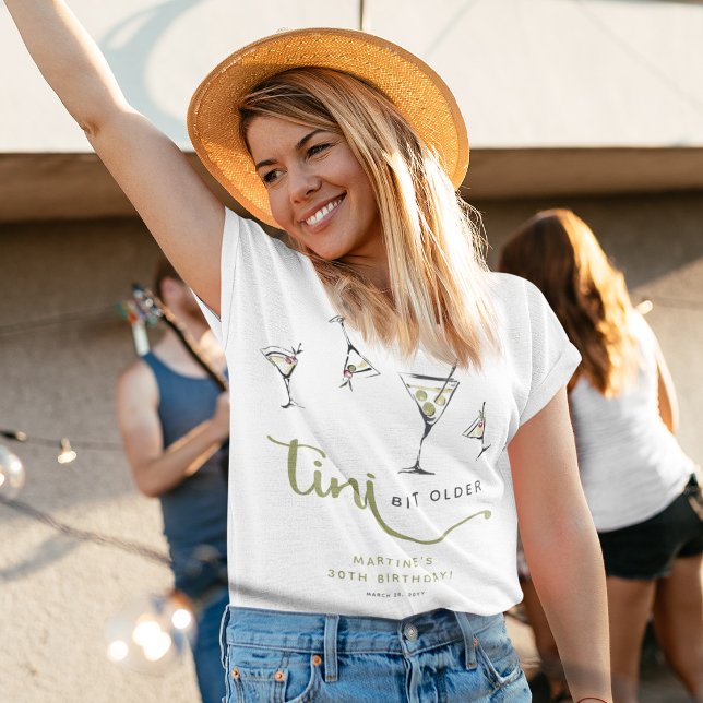 T-shirt Martini Cocktail 'Un peu plus âgé' Anniversaire Ad (Créateur téléchargé)