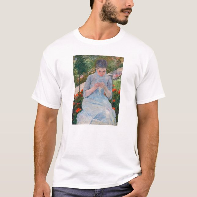 T-shirt Mary Cassatt - Fille couture dans un jardin (Devant)