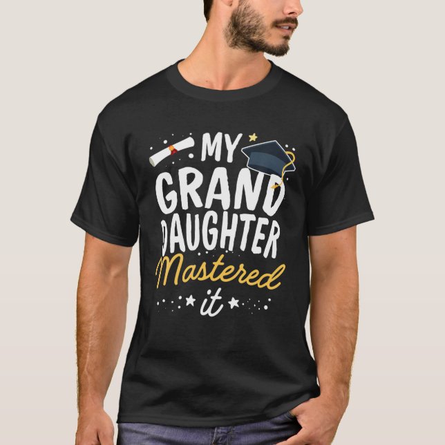 T-shirt Masters Graduation Grandaughter Masque It Class (Devant)