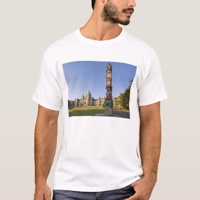 T-shirt Mât totem sur l'édifice du Parlement à (Devant)