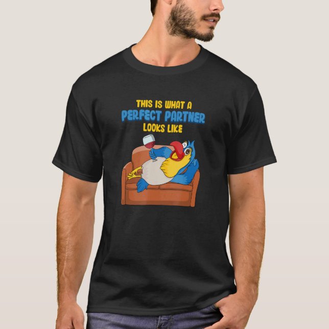 T-shirt Meilleur Parrot Ami Avec Vin Sur Canapé (Devant)