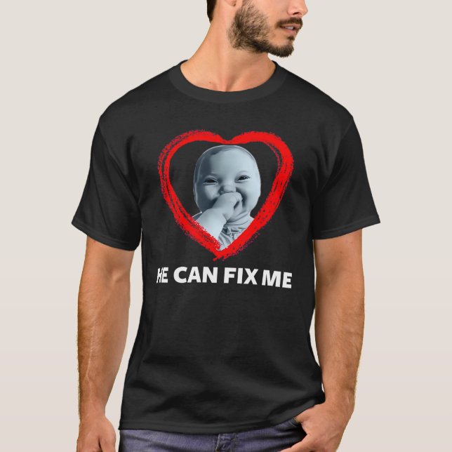 T-shirt mème bébé IA tenant un rire (Devant)