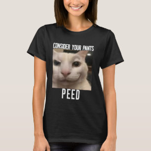 T-shirt Mème de chat drôle qui a fait pipi bizarrement dan