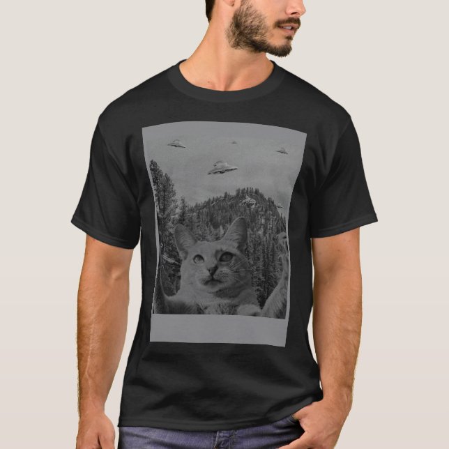 T-shirt Mème de selfie de chat Observation d'OVNI Complot  (Devant)