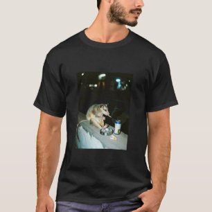 T-shirt Mème drôle de possum opossum qui fume