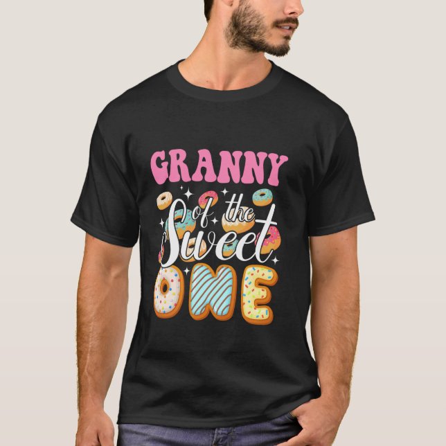 T-shirt Mémé du premier anniversaire de la fête de donuts  (Devant)