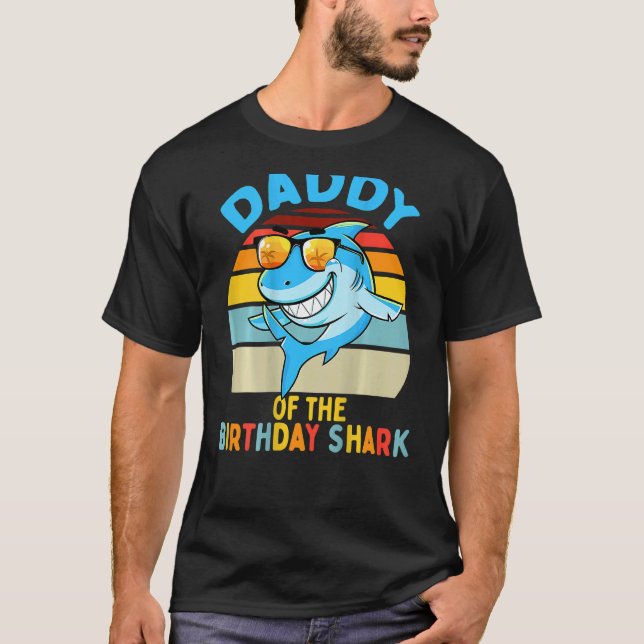 T-shirt Men Daddy Of Shark Birthday Dad Citations (Devant)