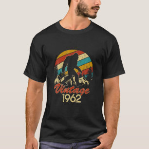 T-shirt Mens Bigfoot Né En 1962 Anniversaire Sasquat Vinta