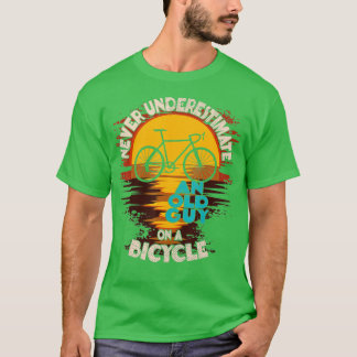 T-shirt Mens Bike Lovers Never Underestimate à Old Guy On