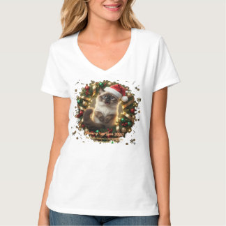 T-shirt Meowy New Year 2026 – Fluffy Siamese Cat in Christ