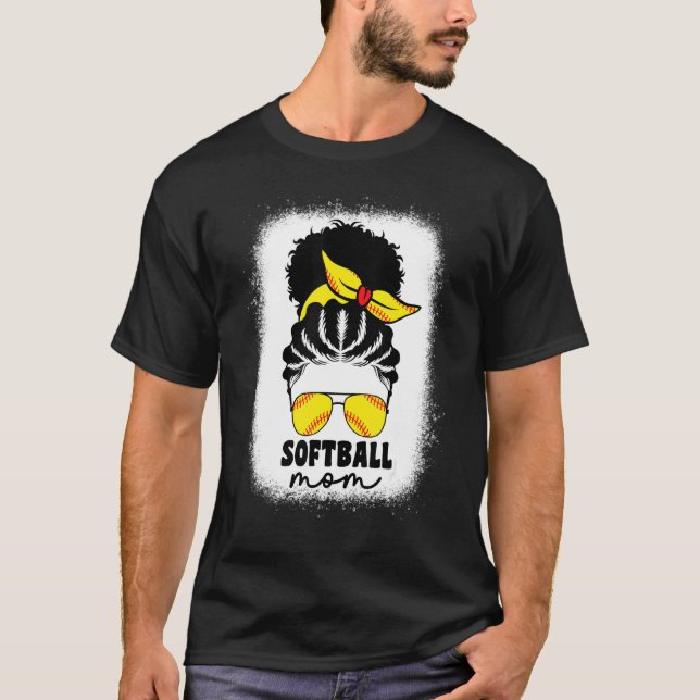 T-shirt Mère afro-américaine de softball Catcher Lanceuse (Devant)