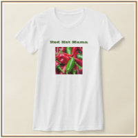 Mère chaude rouge mignonne avec poivrons