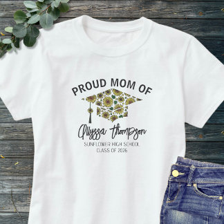 T-shirt Mère fière Diplômé 2026 Nom Couronne de fleurs de 