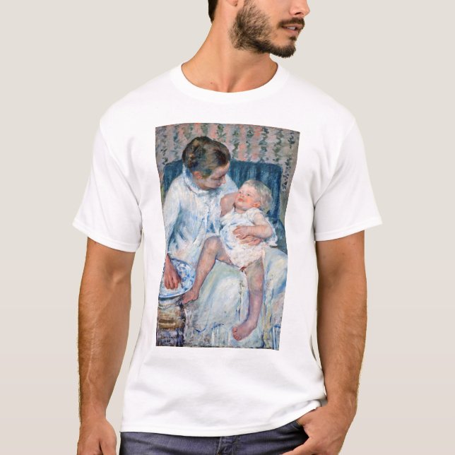 T-shirt Mère sur le point de laver son enfant endormi, Cas (Devant)