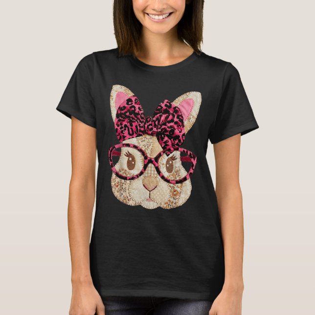 T-shirt Mignon lapin de Pâques en patchwork avec lunettes  (Devant)