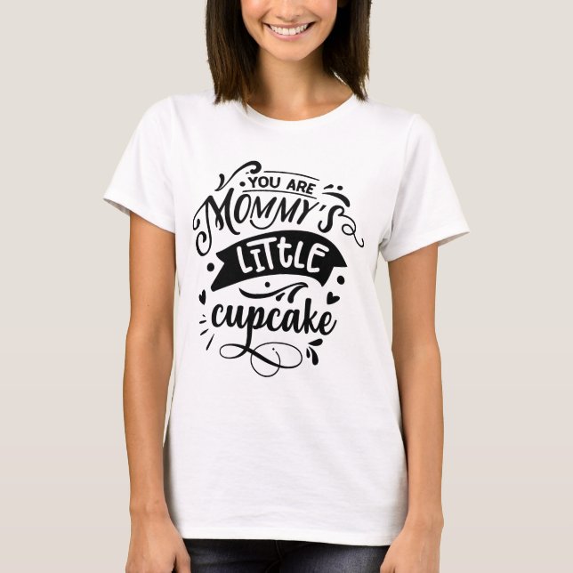 T-shirt mignon maman's petit cupcake word art  (Devant)