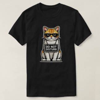 T-shirt Minimal Cat Do Not Disturb Design