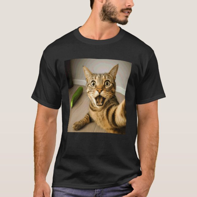 T-shirt Mise en page de mème de chat choqué drôle avec sel (Devant)
