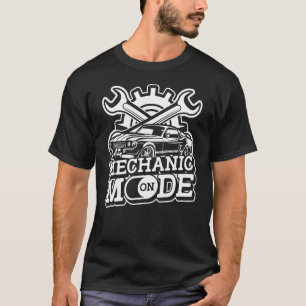 T-shirt Mode Mécanique Sur Voiture De Course Guy Auto Gara