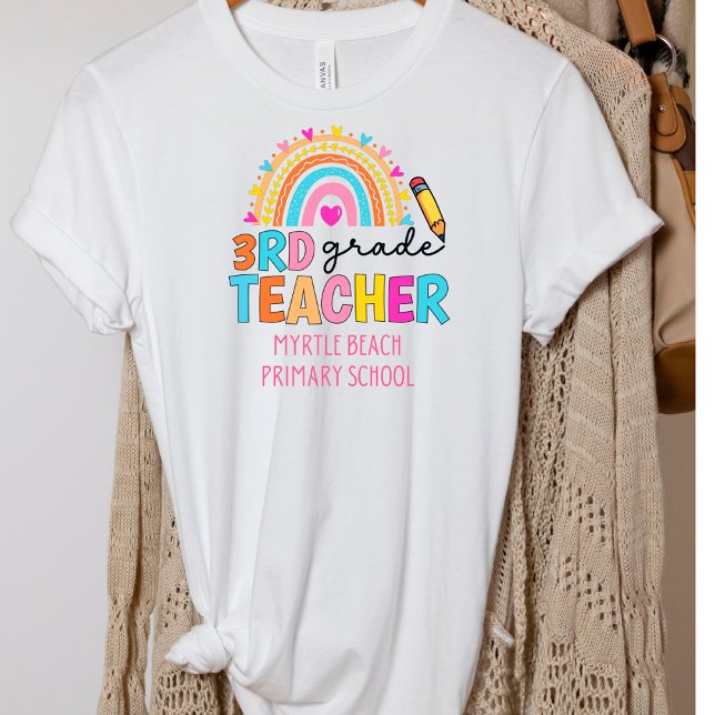 T-shirt Moderne 3e année Rainbow Teacher Nom de l'école (Créateur téléchargé)