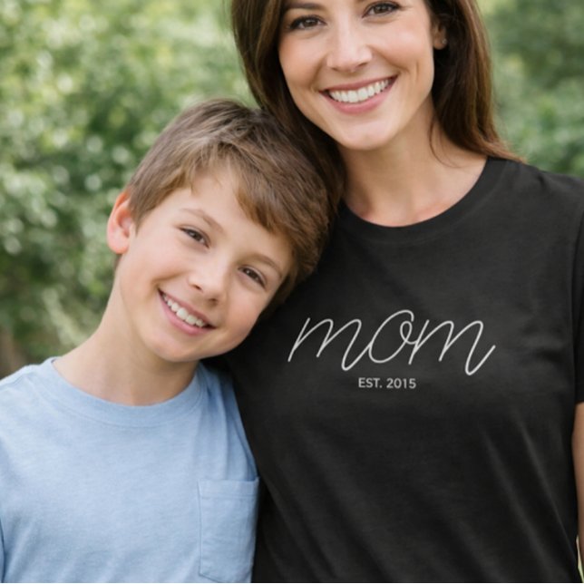 T-shirt Mom avec écriture blanche établie (Créateur téléchargé)