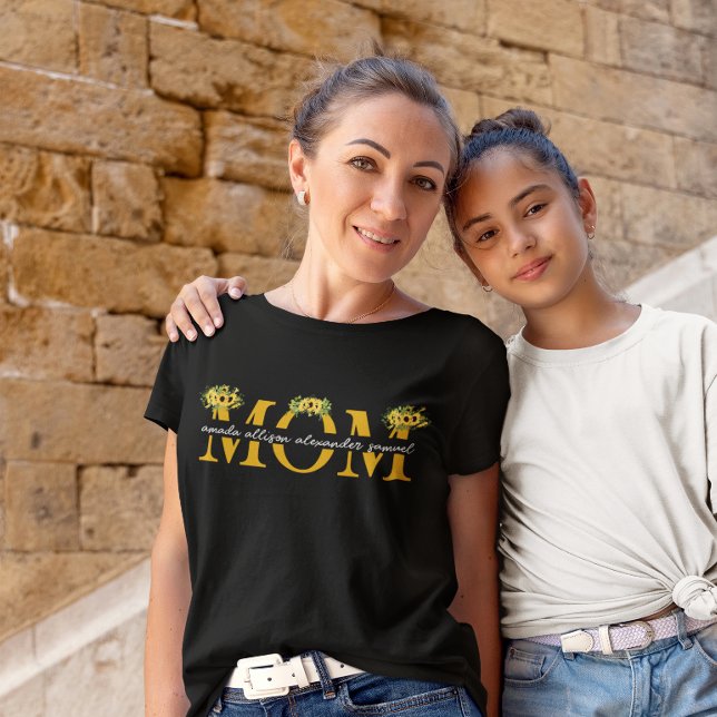 T-shirt MOM personnalisé avec nom d'enfant (Créateur téléchargé)