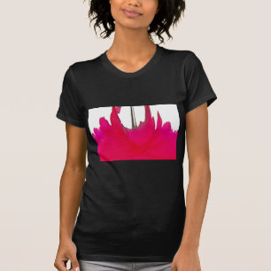 T-shirt Moment capturé : Une Élégance Pétale Rose Rouge