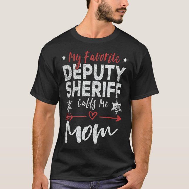 T-shirt Mon adjoint préféré me traite de maman Sheriff (Devant)