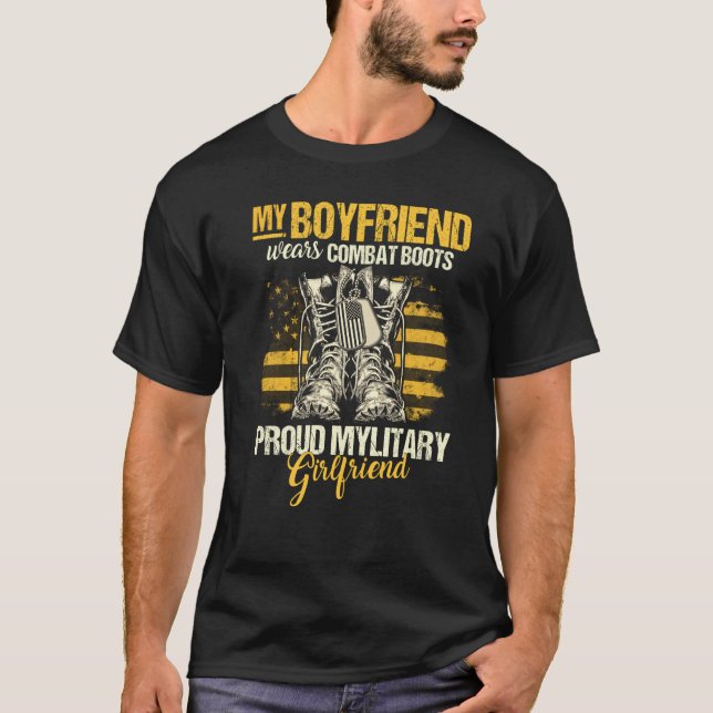 T-shirt Mon ami Porte Des Bottes De Combat Militaire Girlf (Devant)