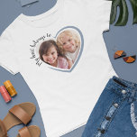 T-shirt Mon coeur appartient à la photo<br><div class="desc">Ce joli design photo en forme de coeur fait le cadeau parfait! **VEUILLEZ LIRE AVANT DE COMMANDER** 1. Si vous effectuez des modifications et que la conception est rognée ou ne s'affiche pas correctement à l'écran, veuillez utiliser le service de conception en direct pour vous aider à la corriger. 2....</div>