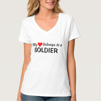 T-shirt Mon coeur appartient à un soldat