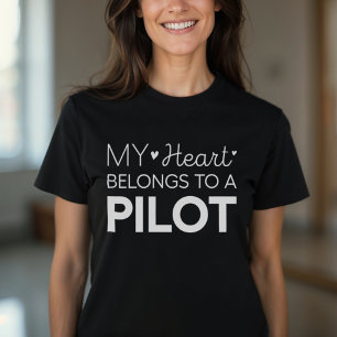 T-shirt Mon cœur appartient à une épouse de pilote mignonn