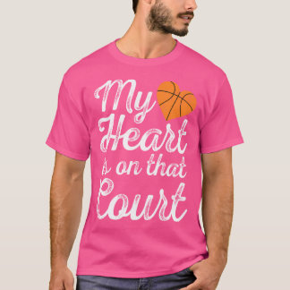 T-shirt Mon cœur est sur ce terrain Maman basket-ball fémi