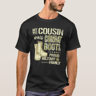 T-shirt Mon cousin porte des bottes de combat des étiquett