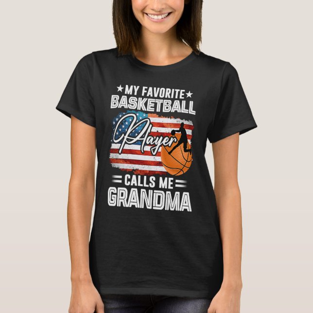 T-shirt Mon Joueur De Basket Favori M'Appelle Grand-Mère (Devant)
