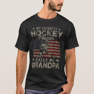 T-shirt Mon Joueur De Hockey Favori M'Appelle Grand-Père