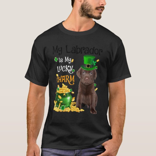 T-shirt Mon Labrador Est Mon Charme Chanceux Mignonne Chie (Devant)