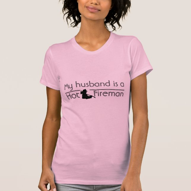T-shirt Mon mari est un sapeur-pompier chaud (Devant)